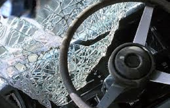 В Баку автобус SOCAR столкнулся с легковушкой, есть погибший